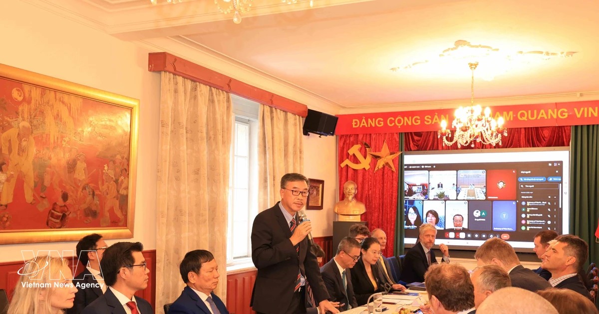 Tọa đàm Việt Nam – Séc lần thứ hai về giáo dục đại học, khoa học, công nghệ và đổi mới sáng tạo tại Praha