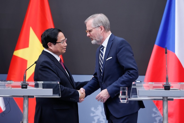 Prime Minister Pham Minh Chinh and Czech Prime Minister Petr Fiala in Prague, 20 January 2025